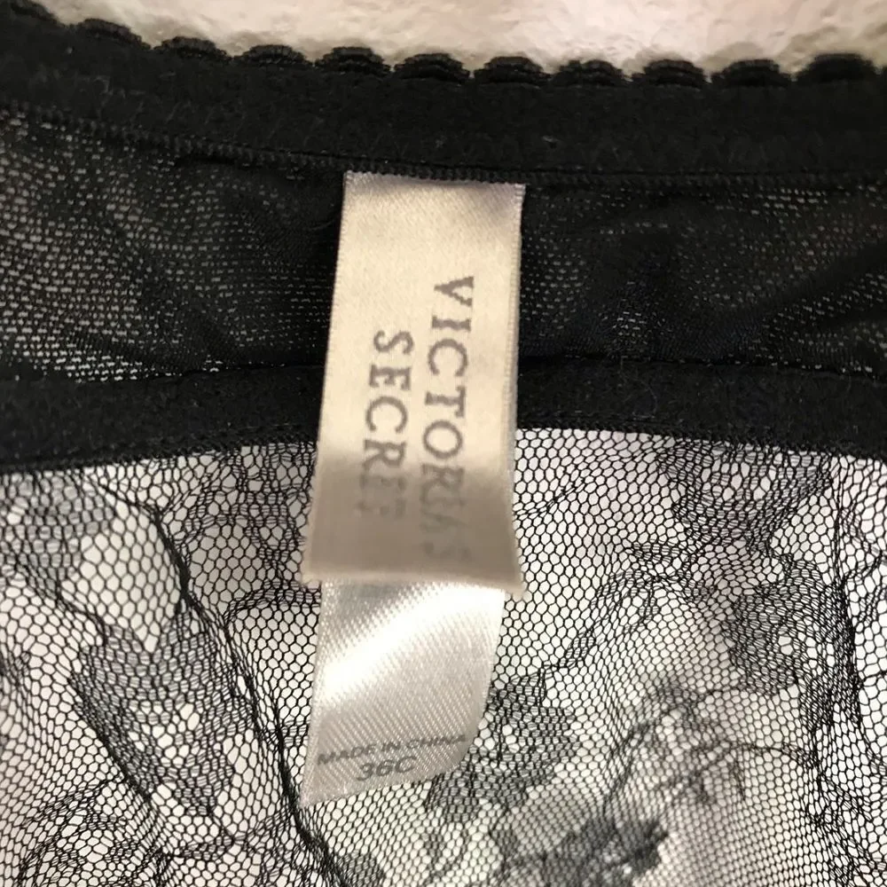 VTG Victoria’s Secret black & pink laced‎ teddy